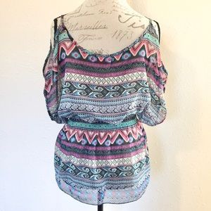 LOVE COUTURE | Aztec Keyhole Sleeves Sheet Blouse